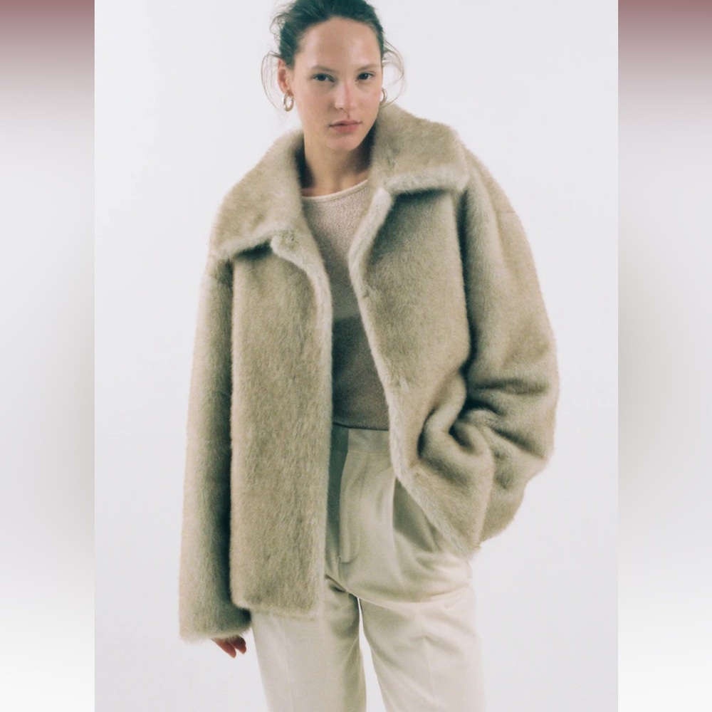 De Rococo faux fur new with tags small